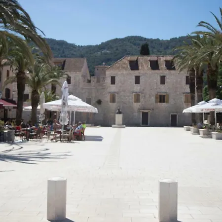 Moro Daire Stari Grad (Hvar)
